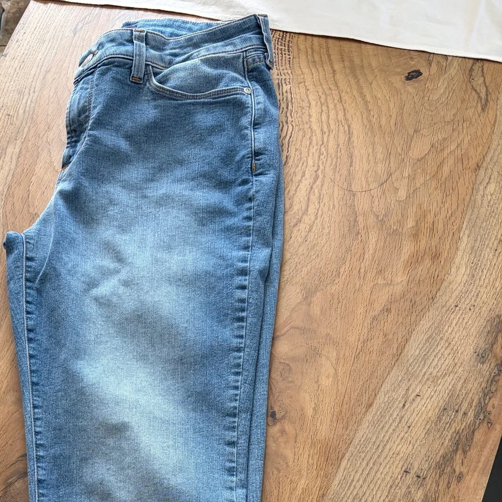 NYDJ Cuffed Hem Jeans – Size 12 💙 Lightwash & Stretchy